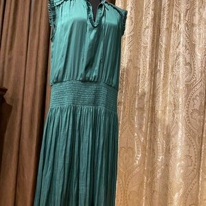 Green sleeveless dress
